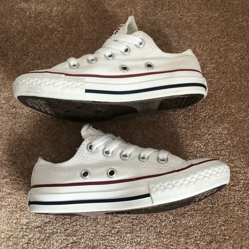 Chuck Taylors Allstars Sz 10.5 youth